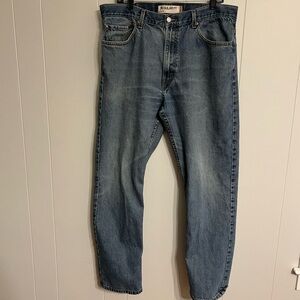 Levi is 505 regular jeans size W 38 L 32‎